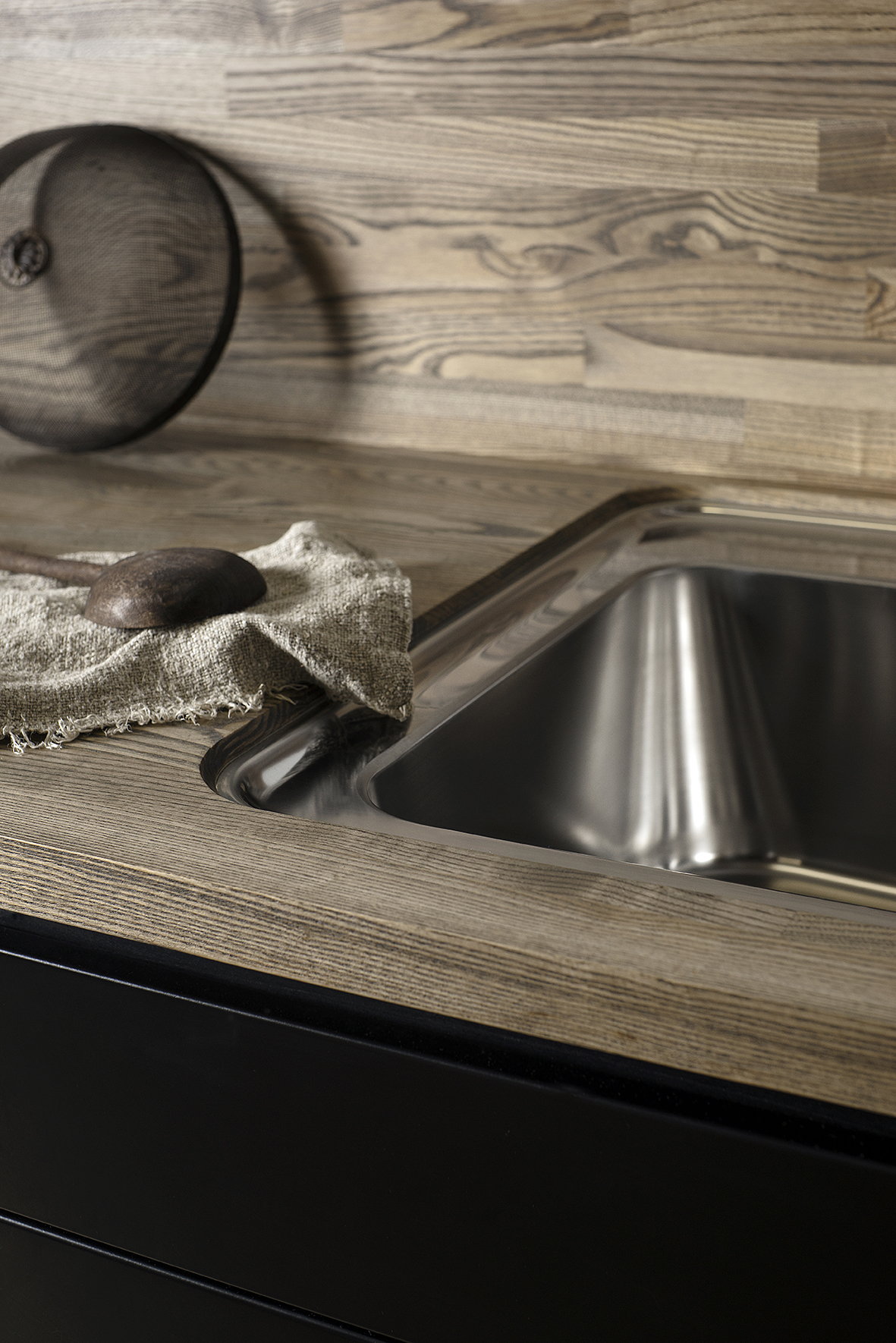 0065 Kärn Ask Klippgrå Massivträ Kantprofil